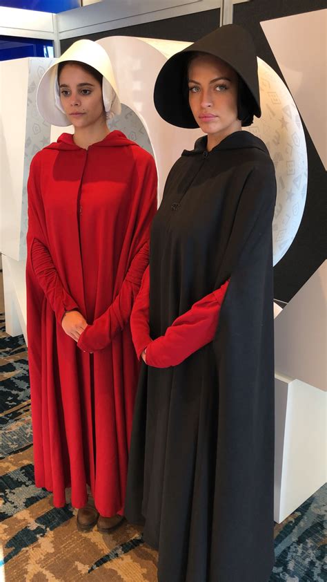 the handmaid's tale costume